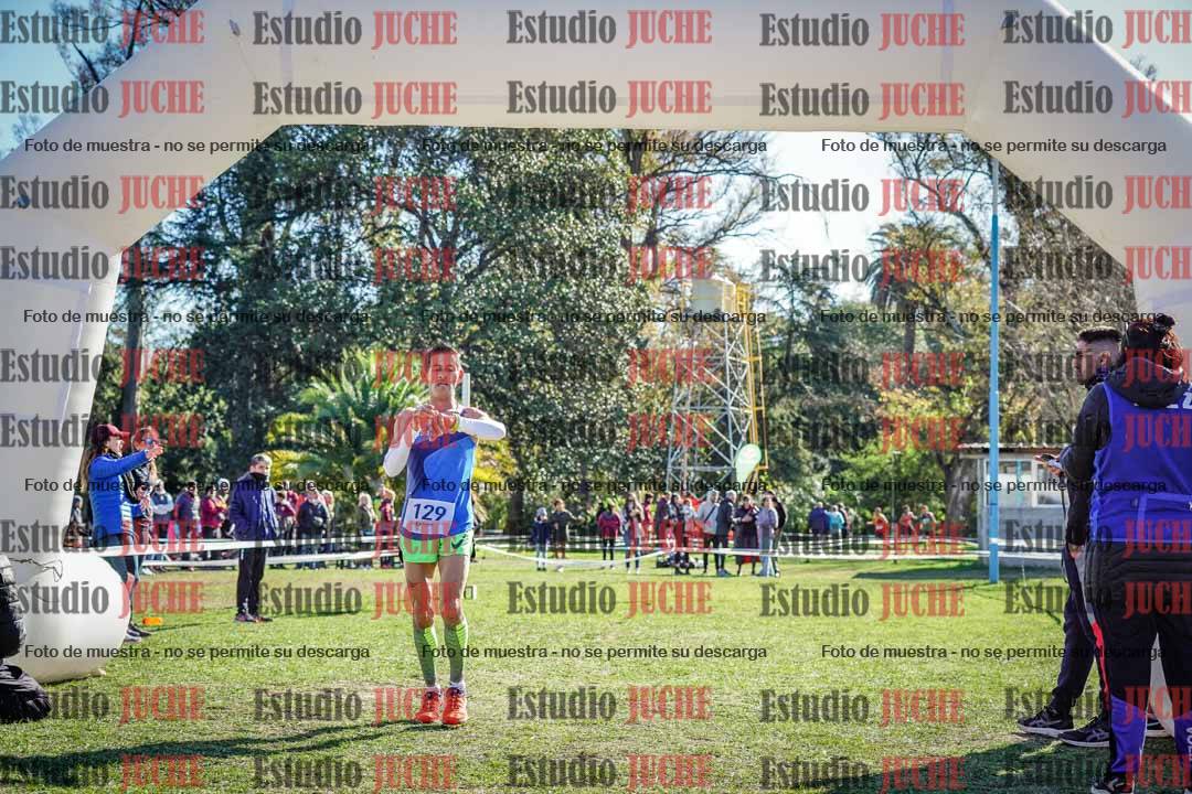 Fotos de la llegada del cross de 8000 m
