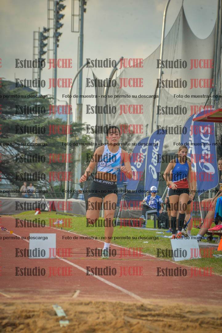 Fotos del salto en largo de mujeres
