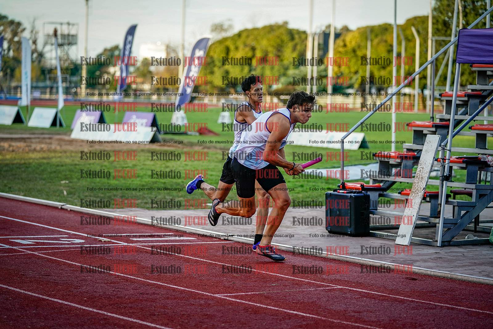 Fotos de las postas 4x400 m de varones