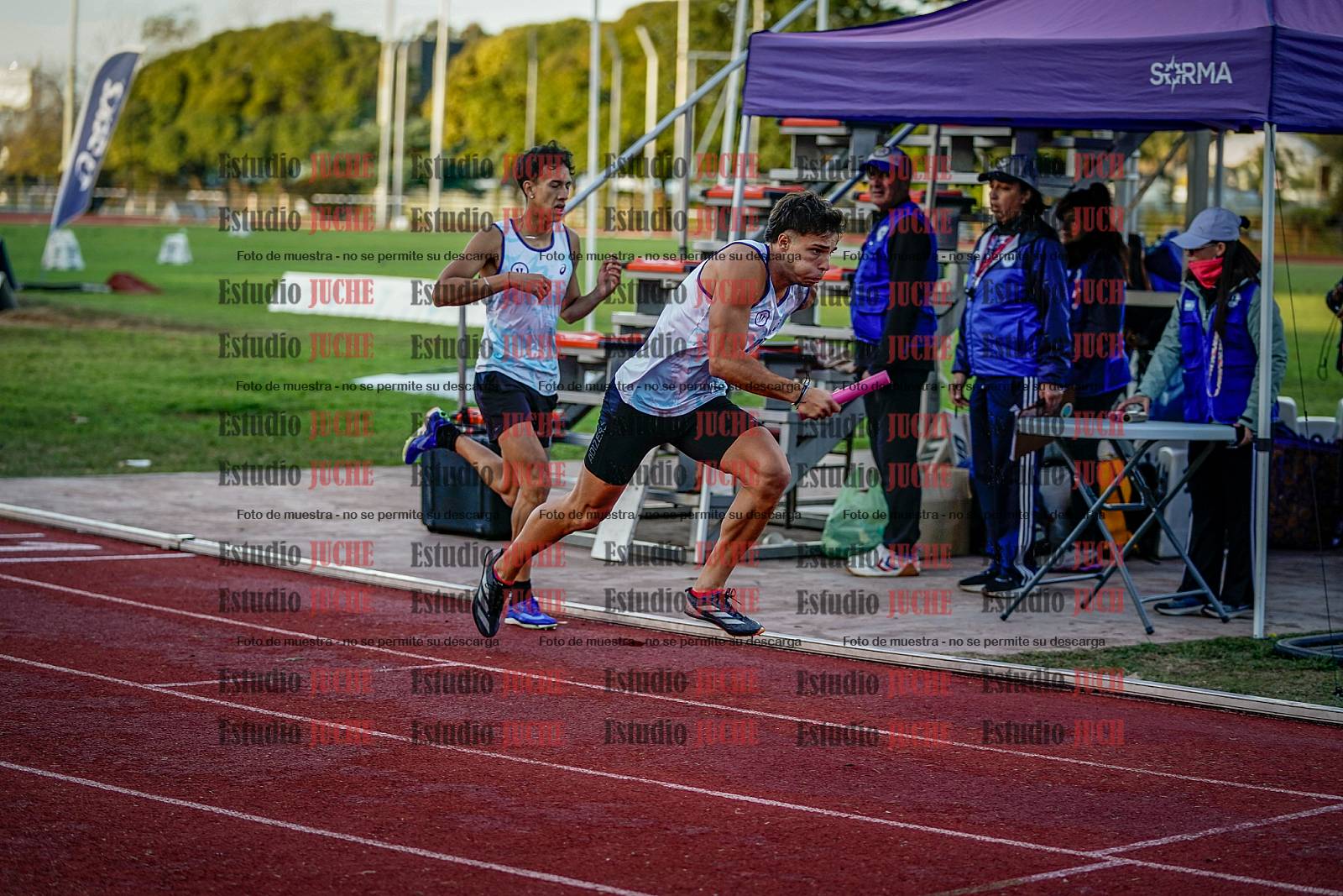 Fotos de las postas 4x400 m de varones