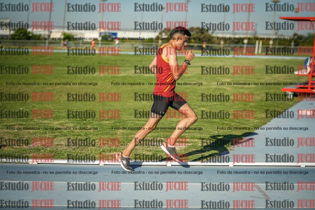Fotos de los 3000 m llanos de varones