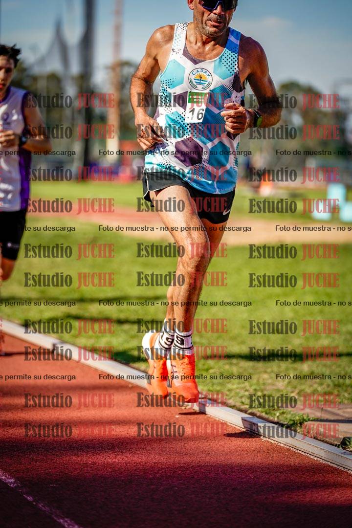 Fotos de los 5000 m llanos de mujeres y varones