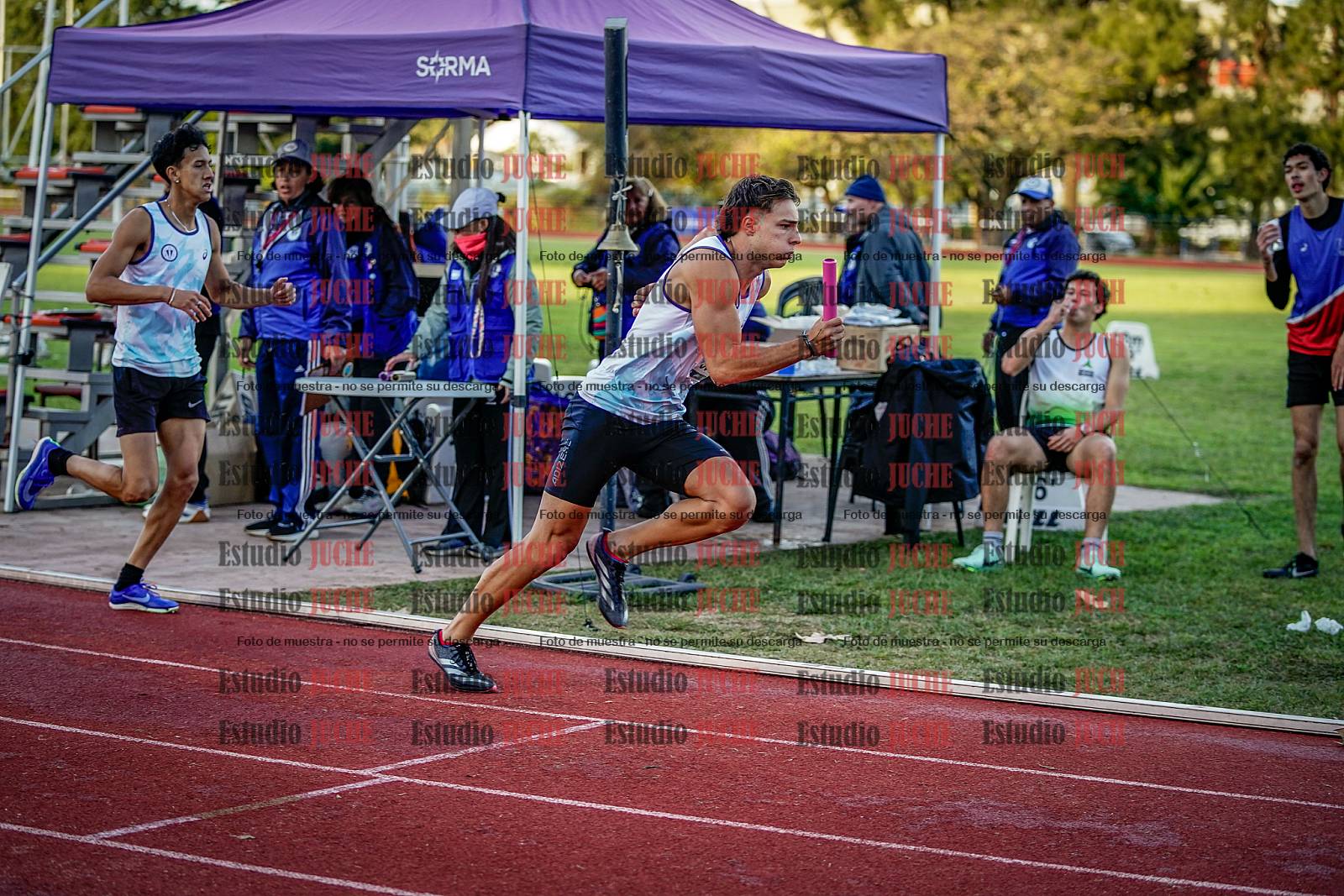Fotos de las postas 4x400 m de varones