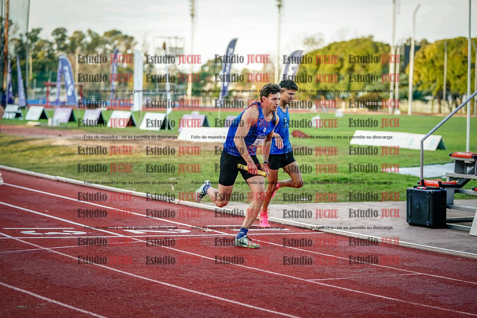 Fotos de las postas 4x400 m de varones