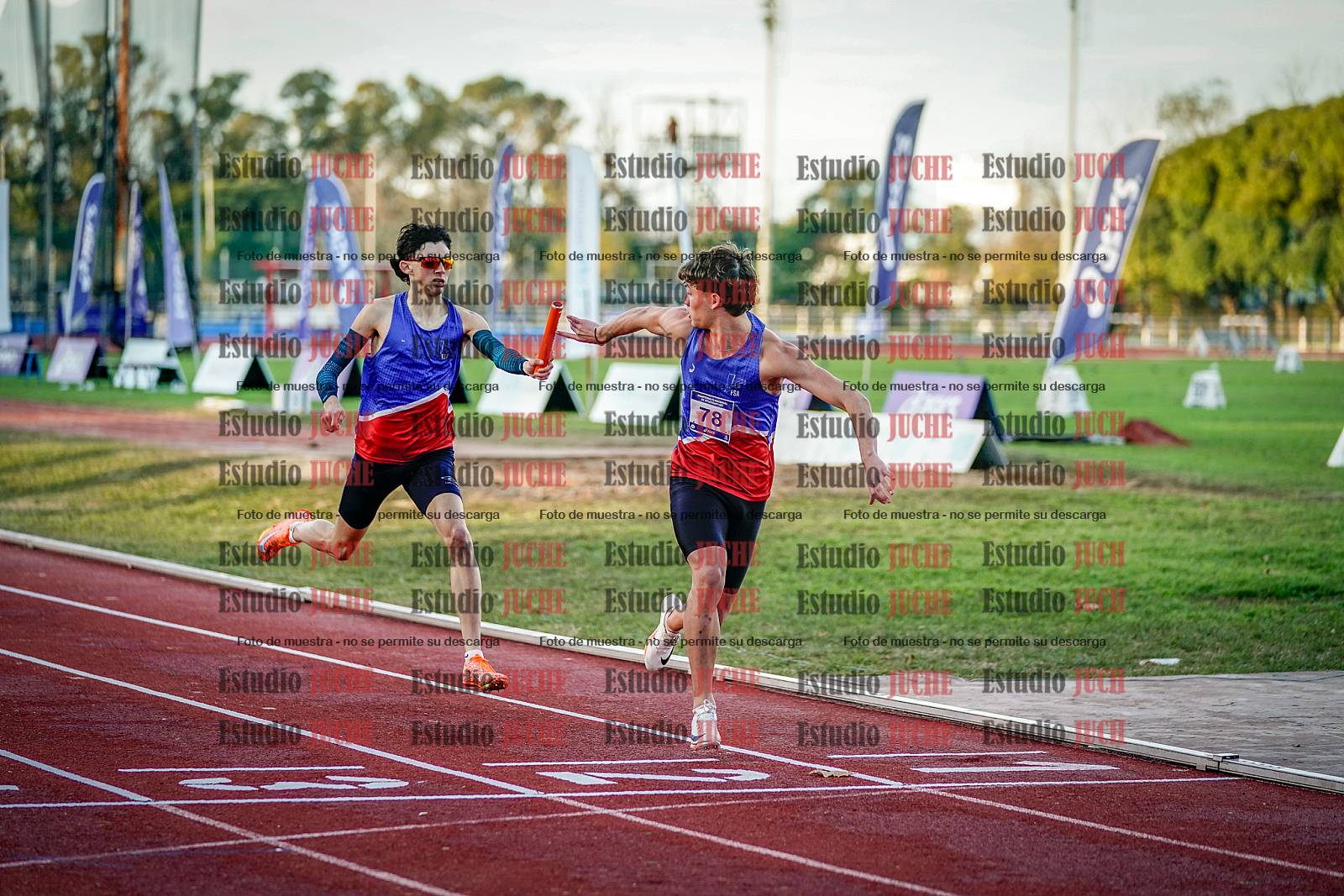 Fotos de las postas 4x400 m de varones