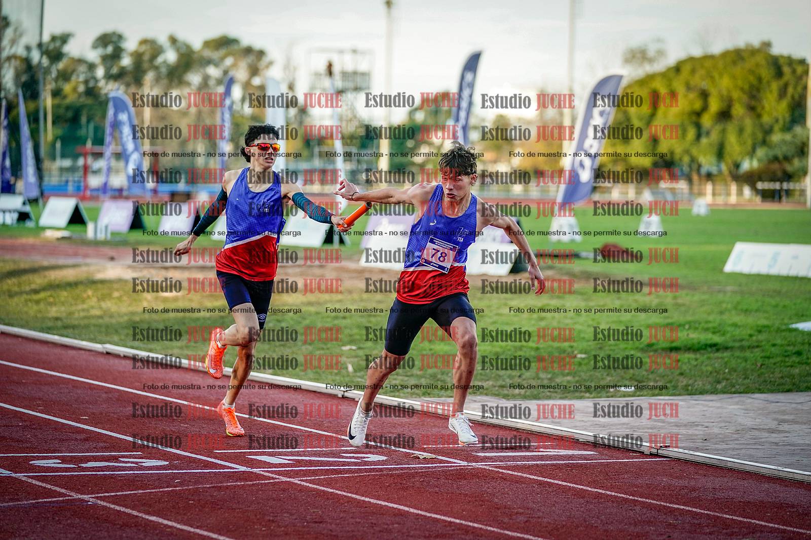 Fotos de las postas 4x400 m de varones