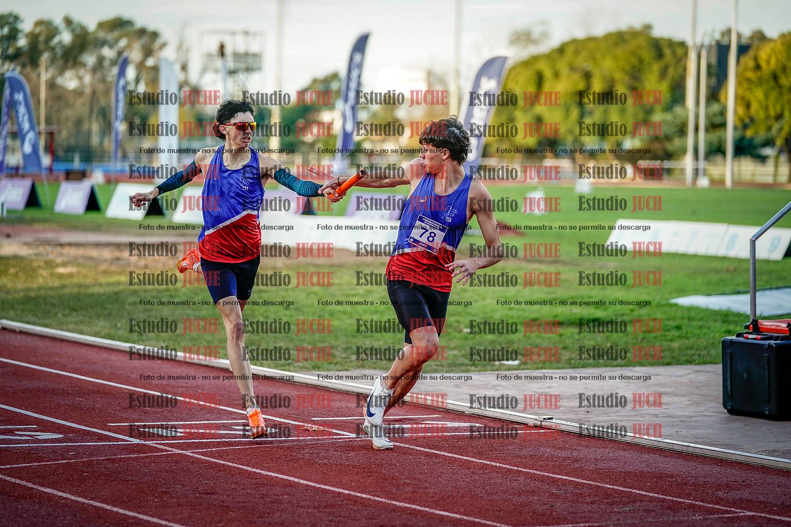 Fotos de las postas 4x400 m de varones