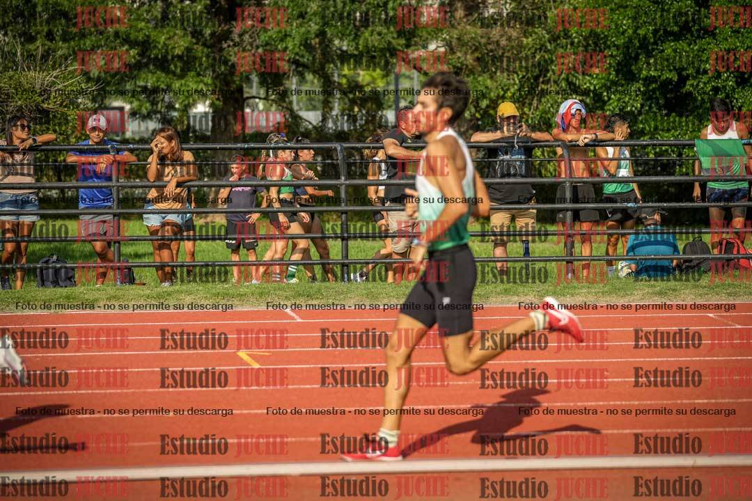 Fotos de los 3000 m llanos de varones