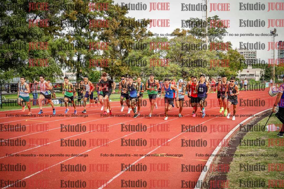 Fotos de los 3000 m llanos de varones