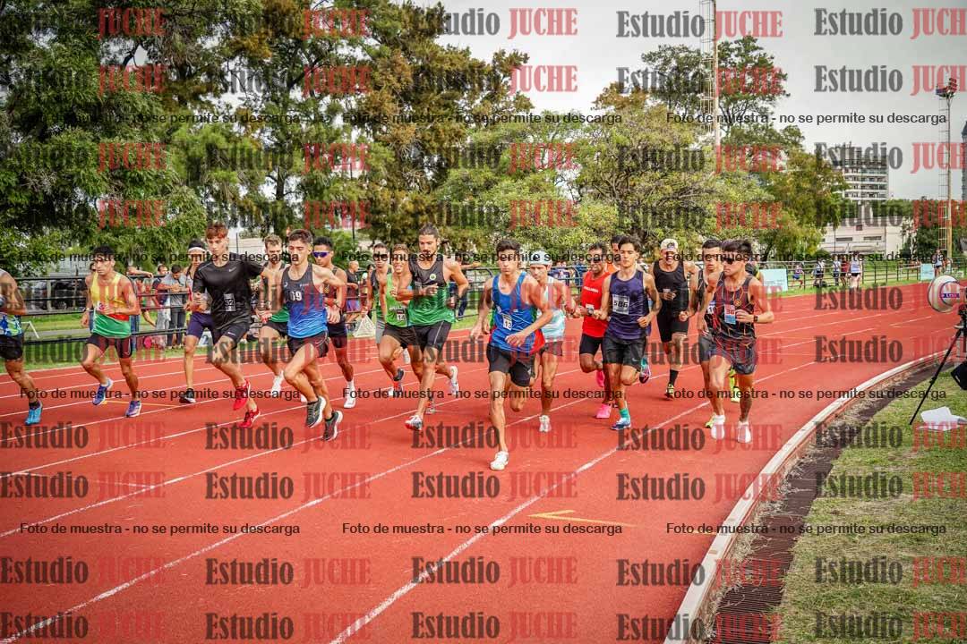 Fotos de los 3000 m llanos de varones