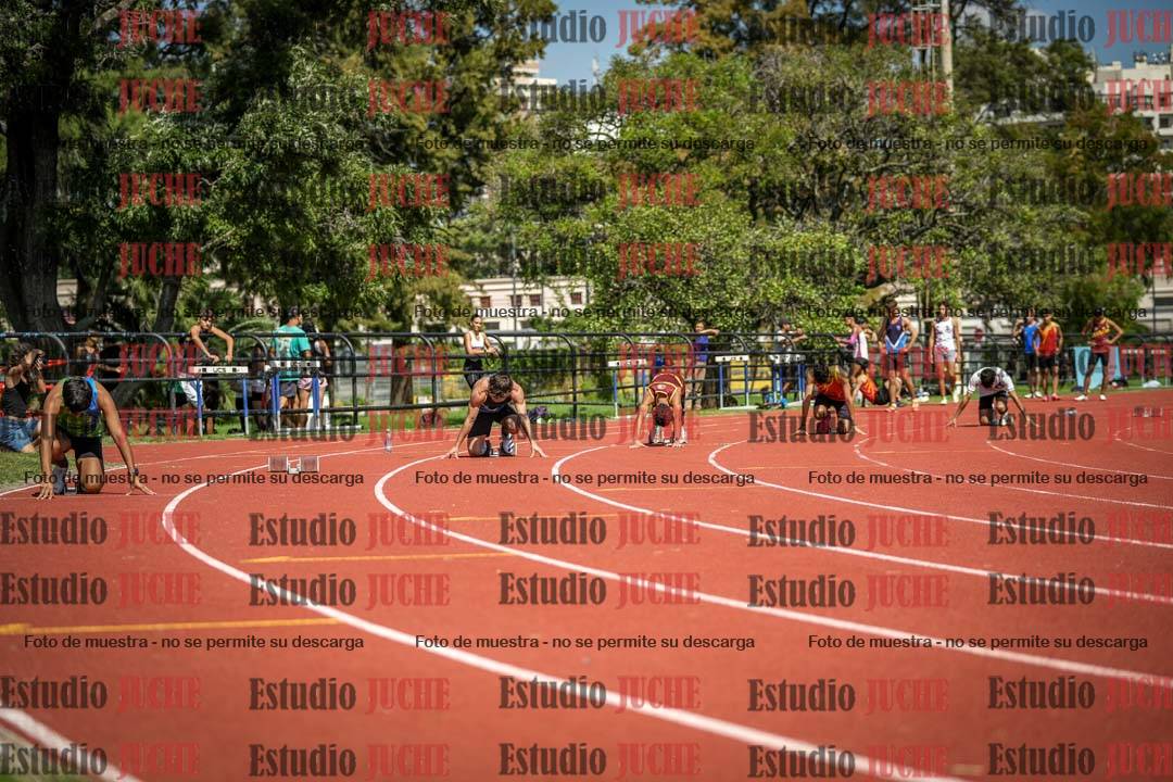 Fotos de los 200 m llanos de varones