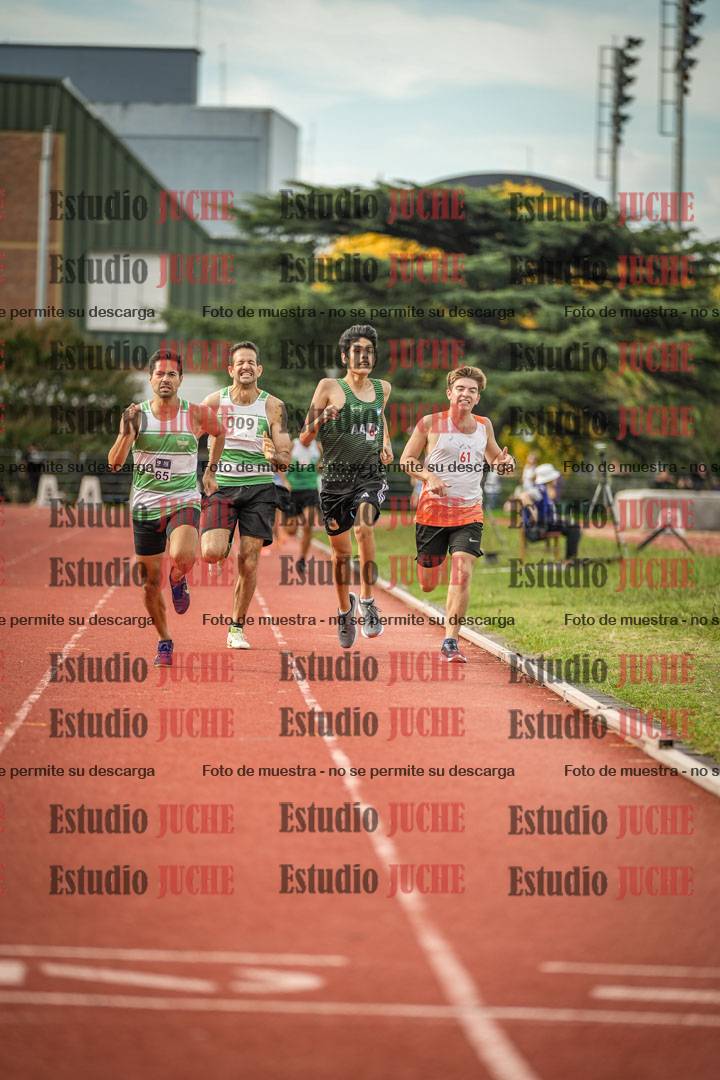 Fotos de los 800 m llanos de varones