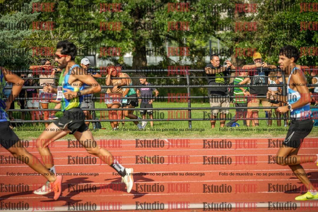 Fotos de los 3000 m llanos de varones