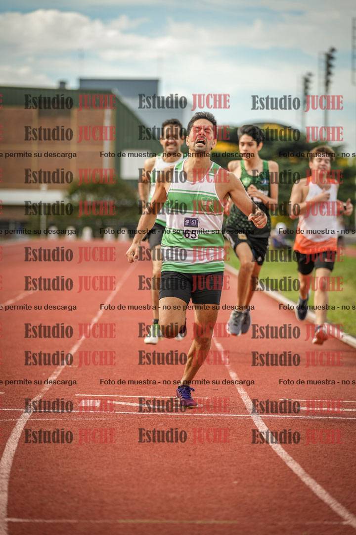 Fotos de los 800 m llanos de varones