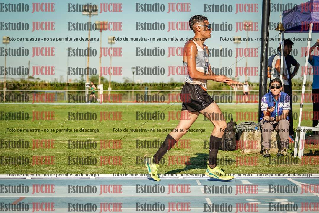 Fotos de los 3000 m llanos de varones