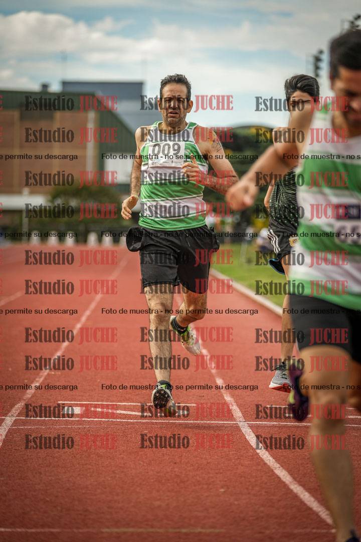 Fotos de los 800 m llanos de varones