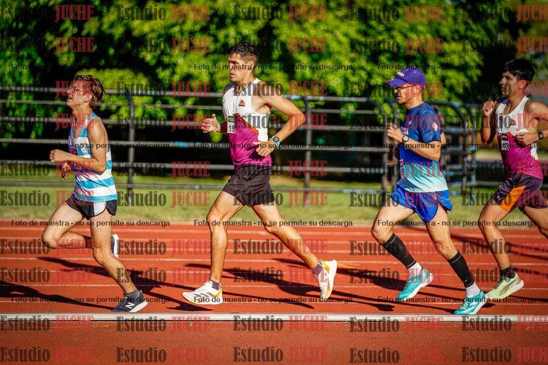 Fotos de los 3000 m llanos de varones
