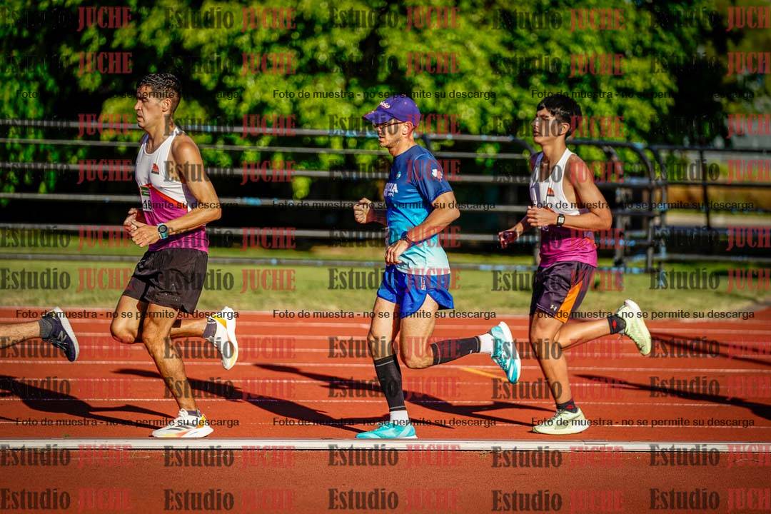 Fotos de los 3000 m llanos de varones