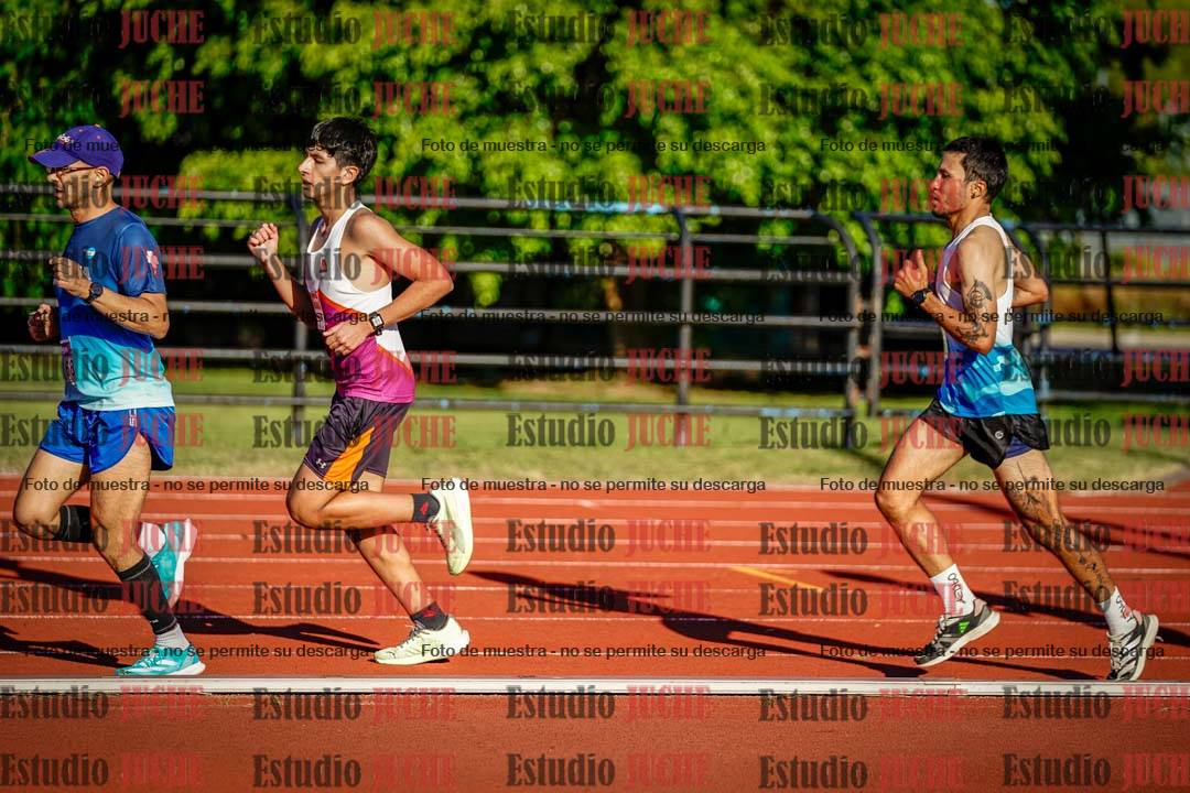 Fotos de los 3000 m llanos de varones