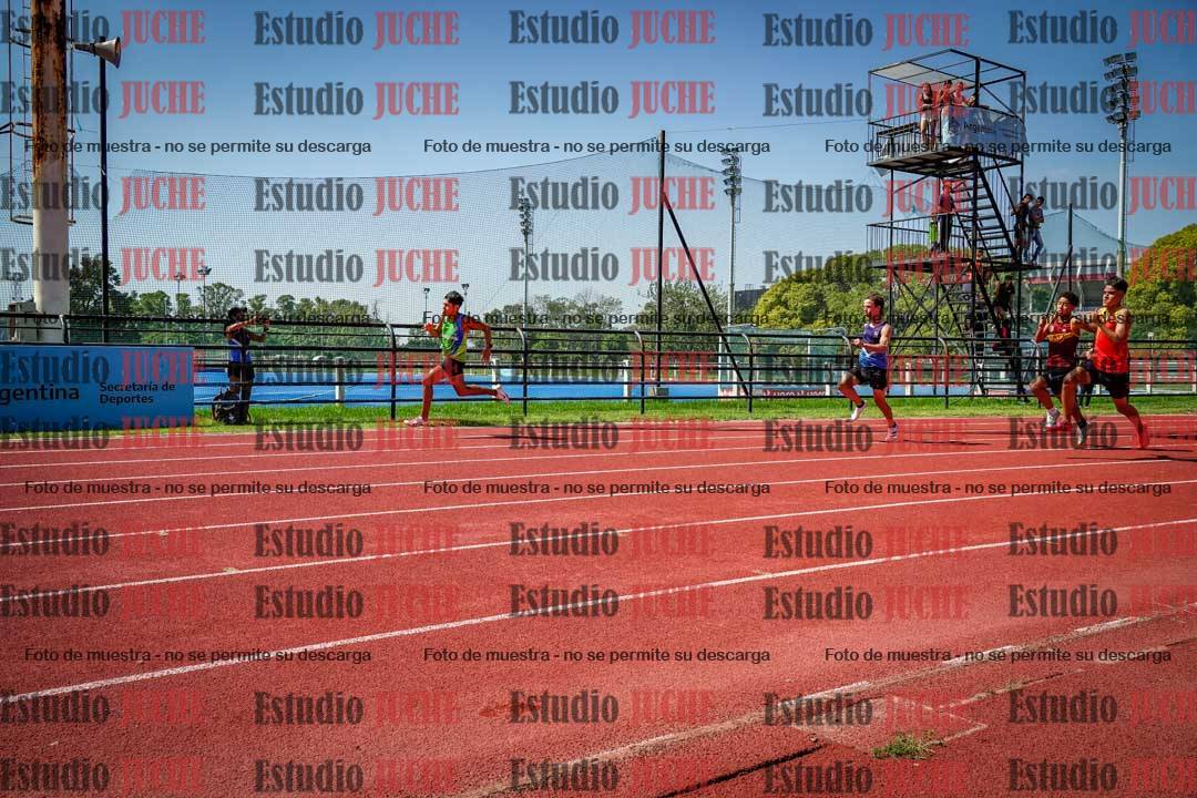 Fotos de los 200 m llanos de varones
