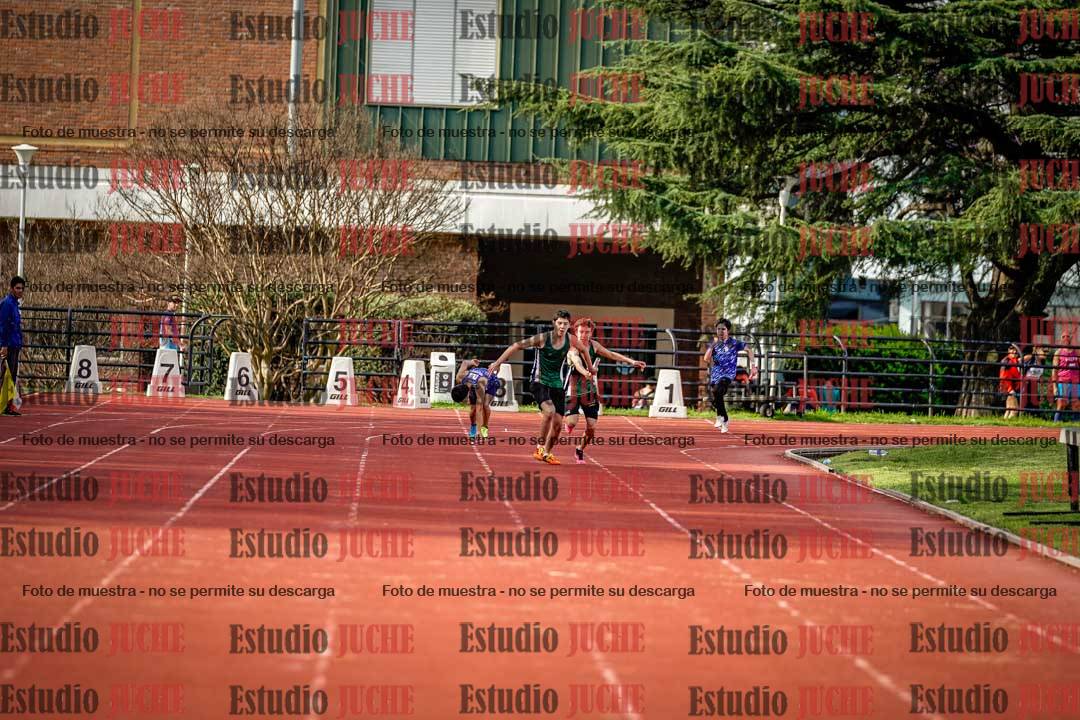 Fotos de las postas 5x80 m llanos de varones