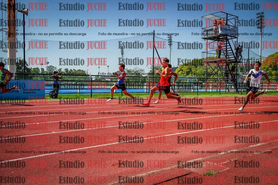 Fotos de los 200 m llanos de varones