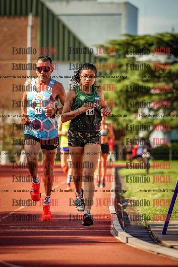 Fotos de los 5000 m llanos de mujeres y varones