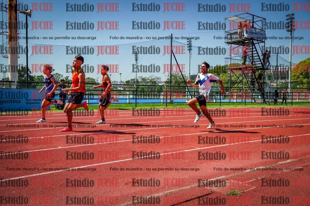 Fotos de los 200 m llanos de varones