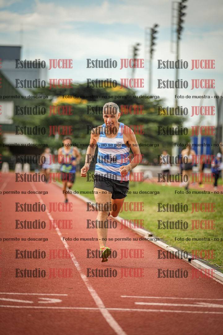Fotos de los 800 m llanos de varones