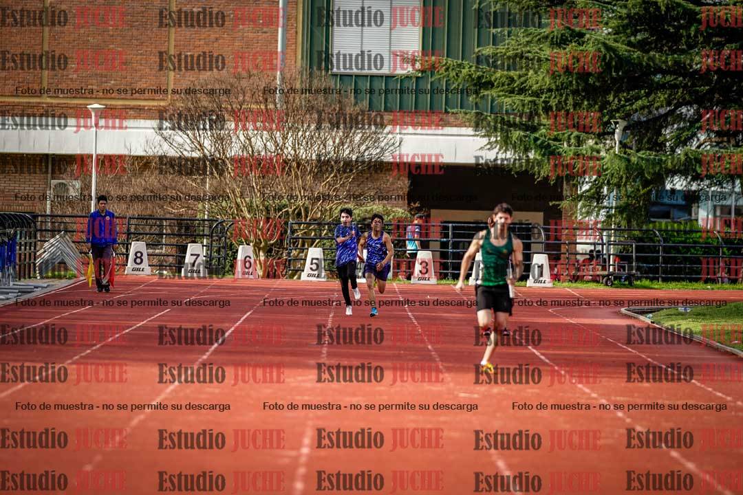 Fotos de las postas 5x80 m llanos de varones