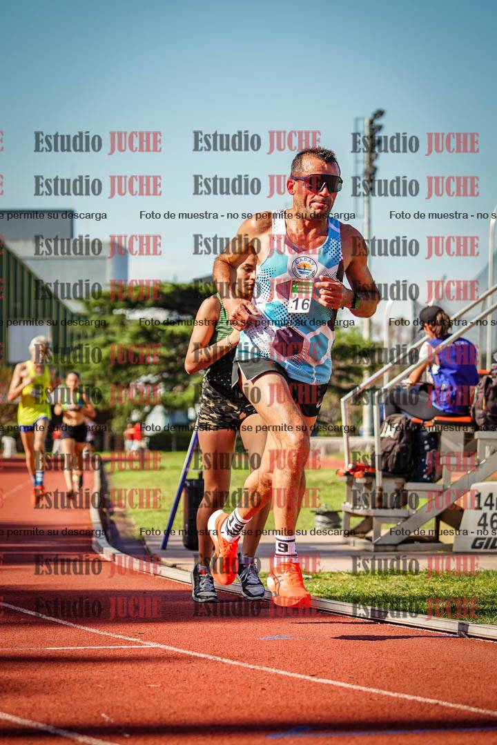 Fotos de los 5000 m llanos de mujeres y varones