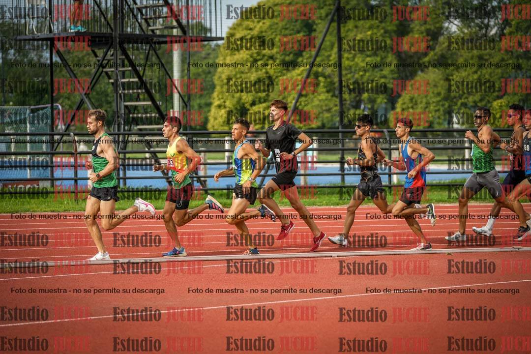 Fotos de los 3000 m llanos de varones