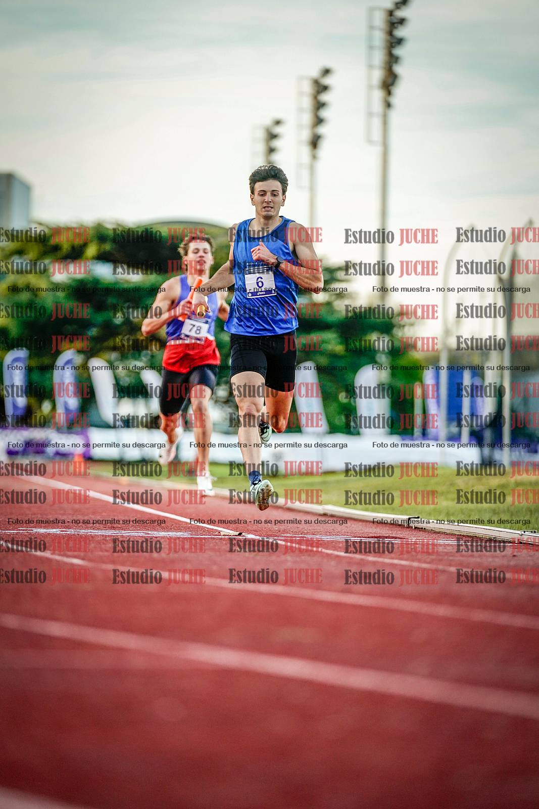 Fotos de las postas 4x400 m de varones