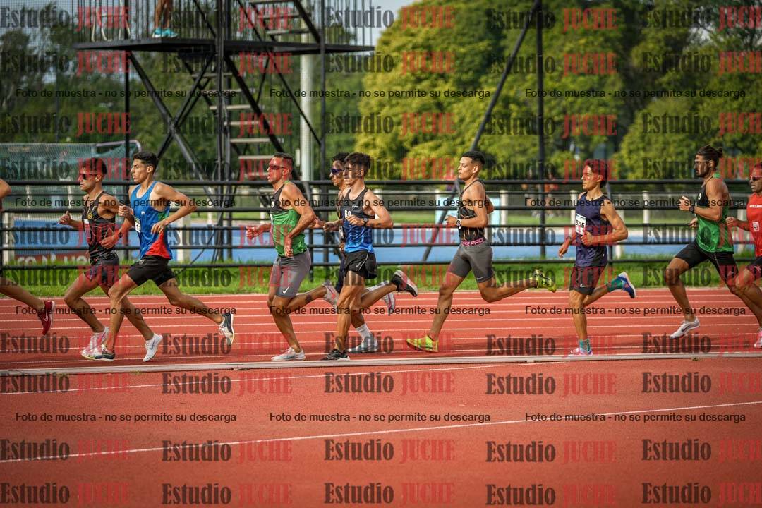 Fotos de los 3000 m llanos de varones