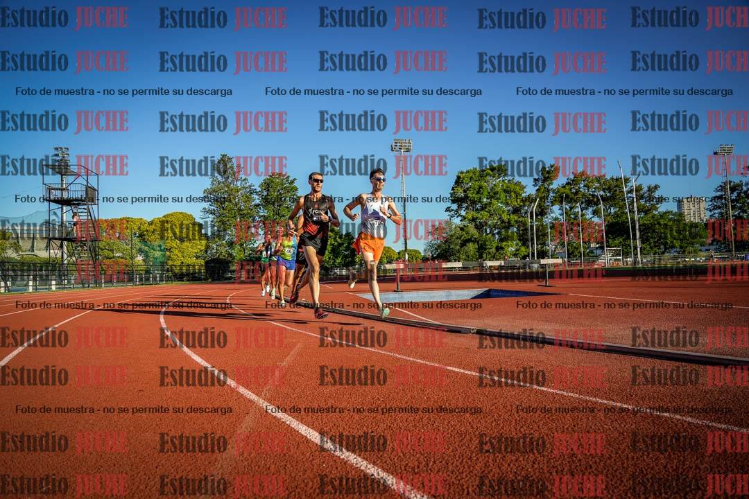 Fotos de los 3000 m llanos de varones