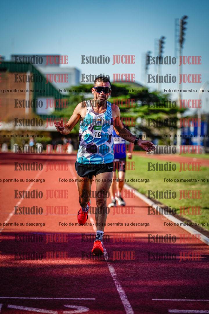 Fotos de los 5000 m llanos de mujeres y varones