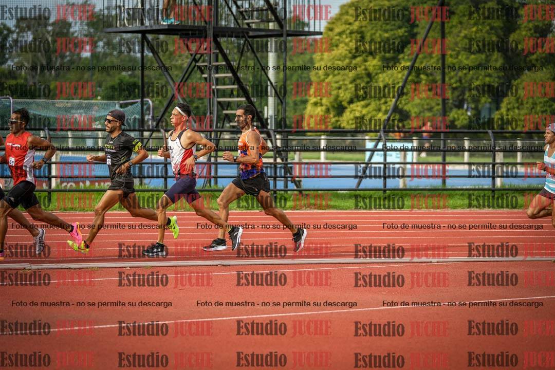 Fotos de los 3000 m llanos de varones