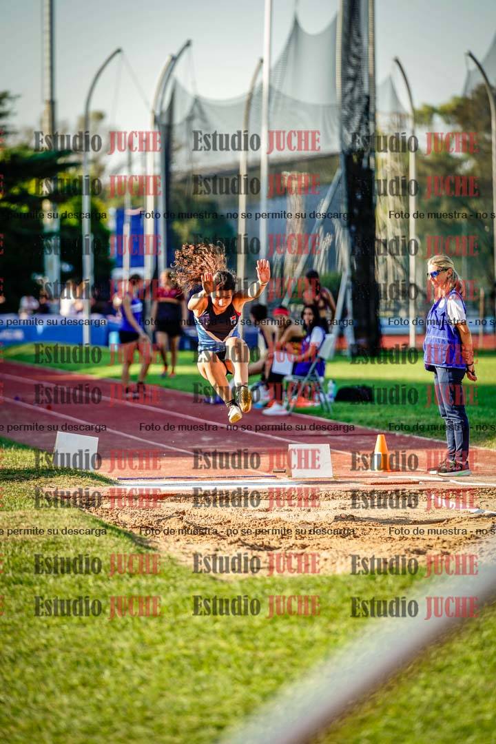 Fotos del salto en largo de mujeres