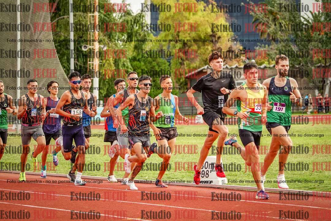 Fotos de los 3000 m llanos de varones
