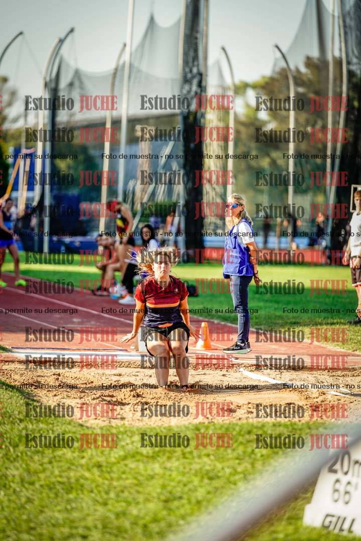 Fotos del salto en largo de mujeres