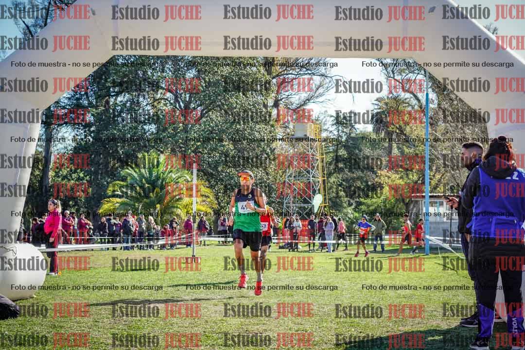 Fotos de la llegada del cross de 8000 m
