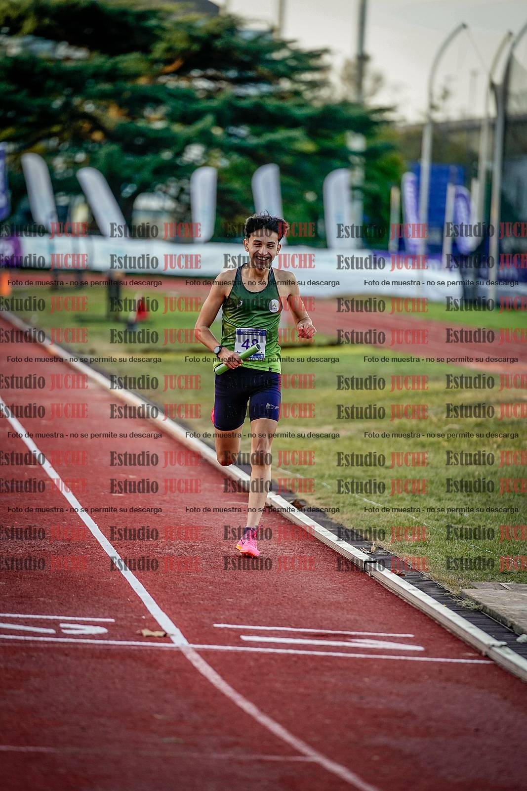 Fotos de las postas 4x400 m de varones