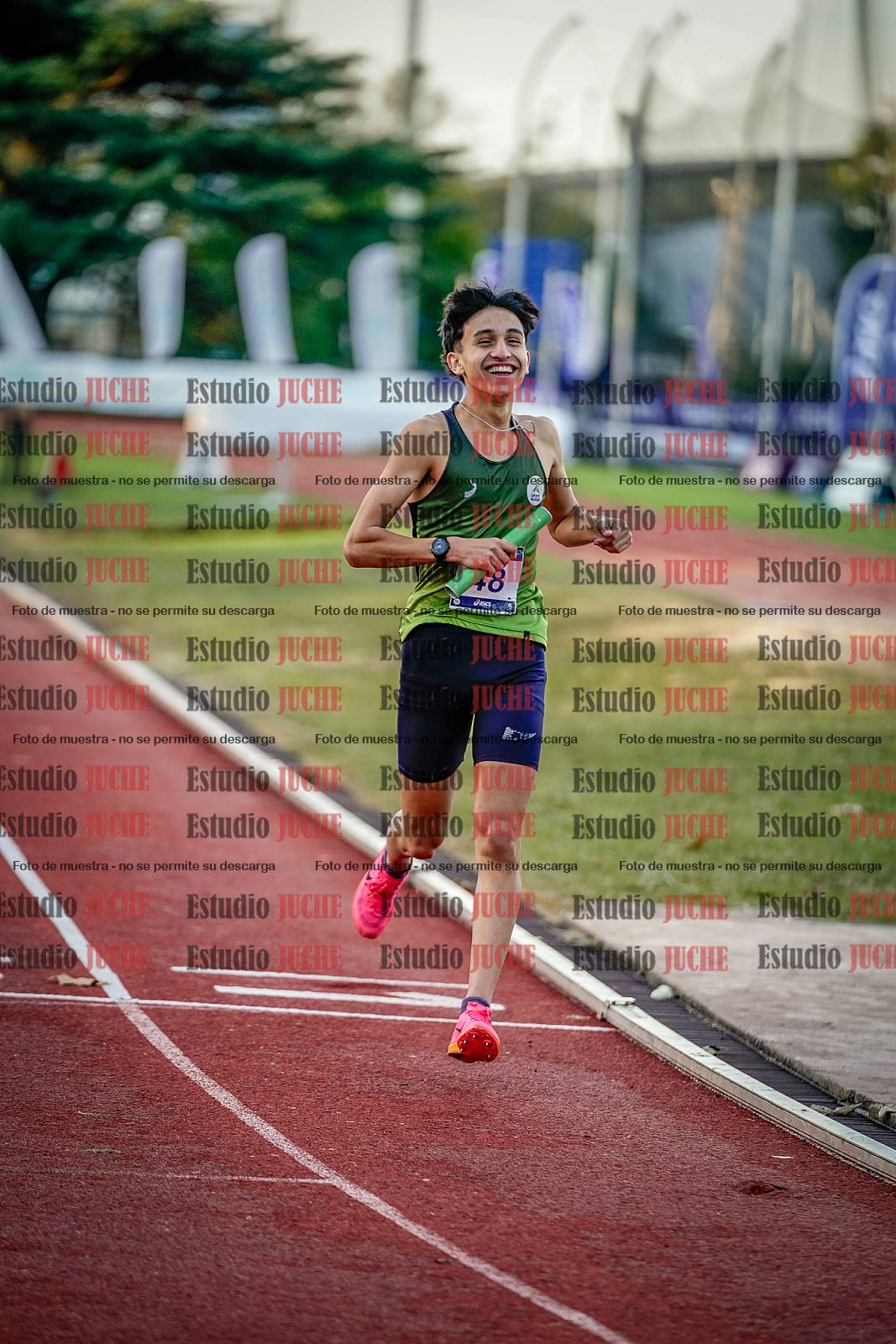 Fotos de las postas 4x400 m de varones