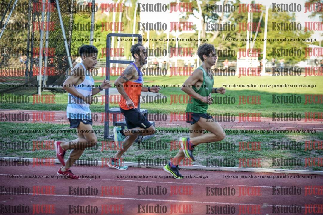 Fotos de los 3000 m llanos de varones
