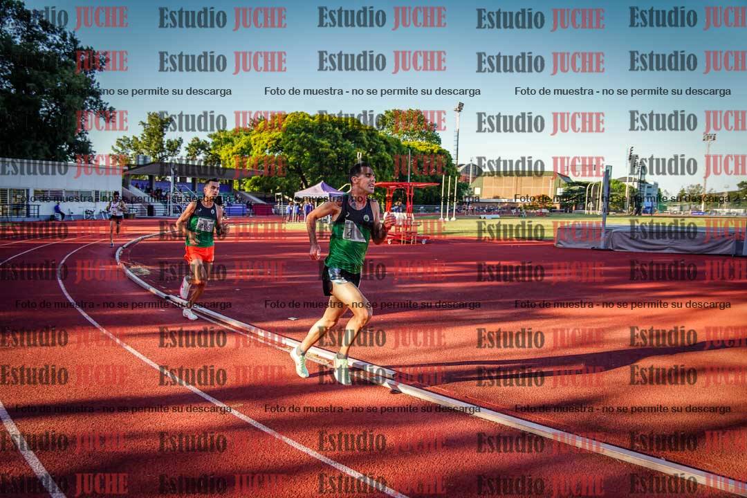 Fotos de los 3000 m llanos de varones