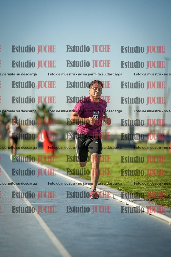 Fotos de los 3000 m llanos de varones