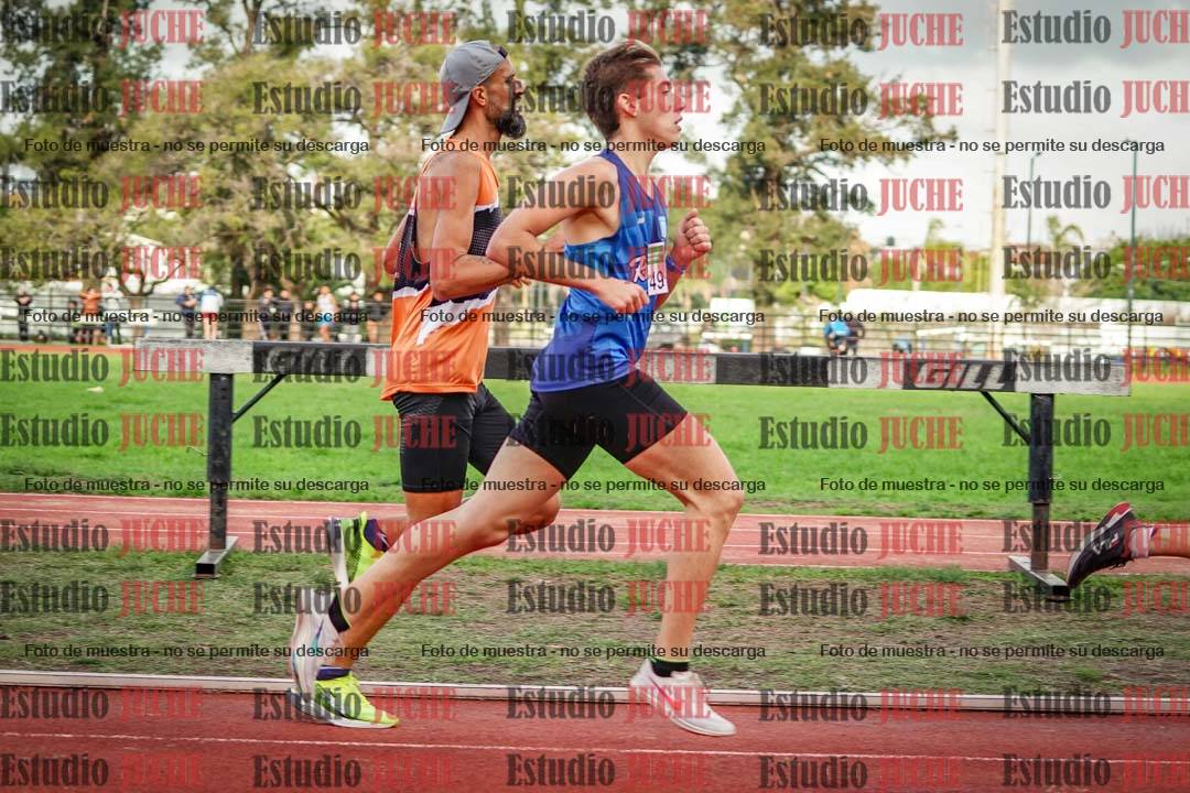Fotos de los 3000 m llanos de varones