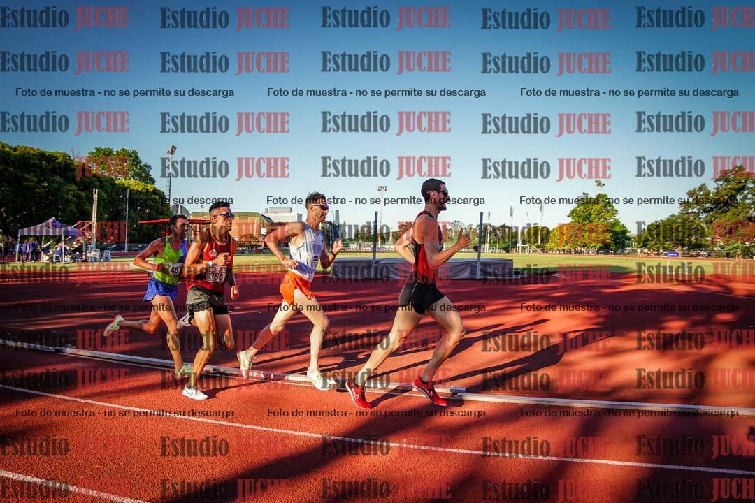 Fotos de los 3000 m llanos de varones