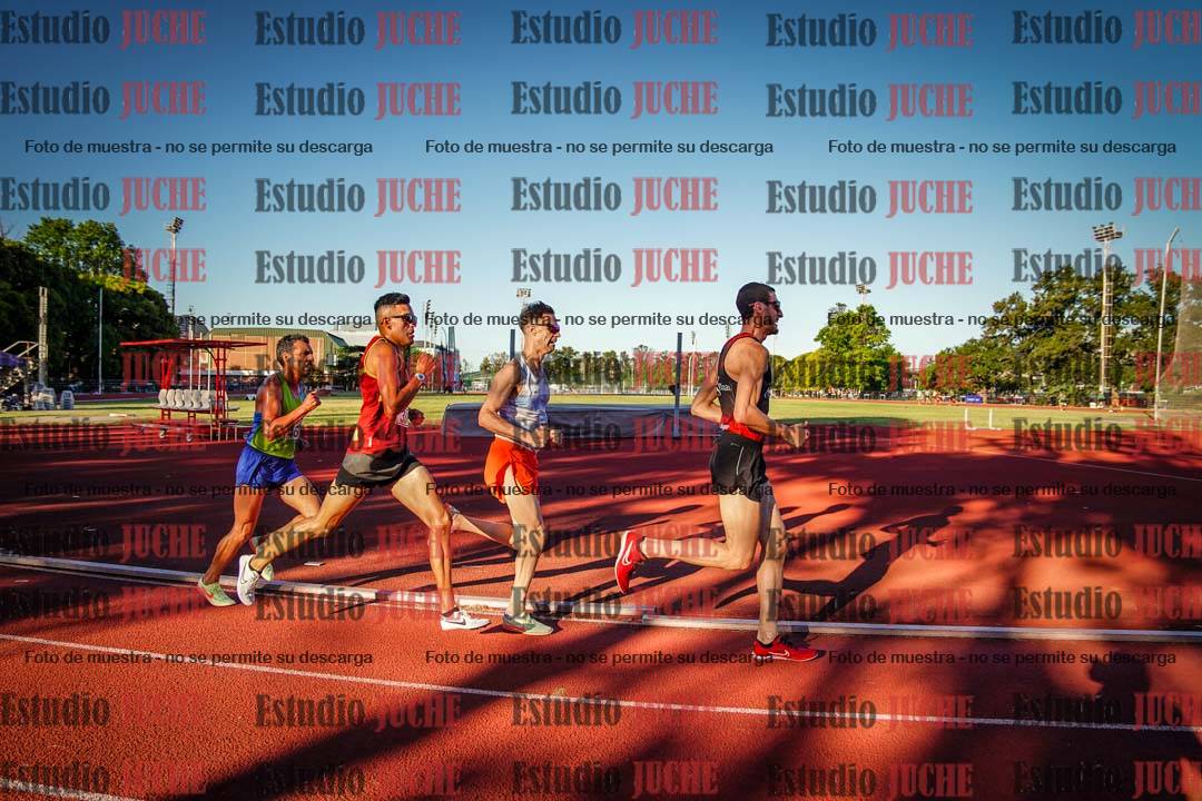 Fotos de los 3000 m llanos de varones