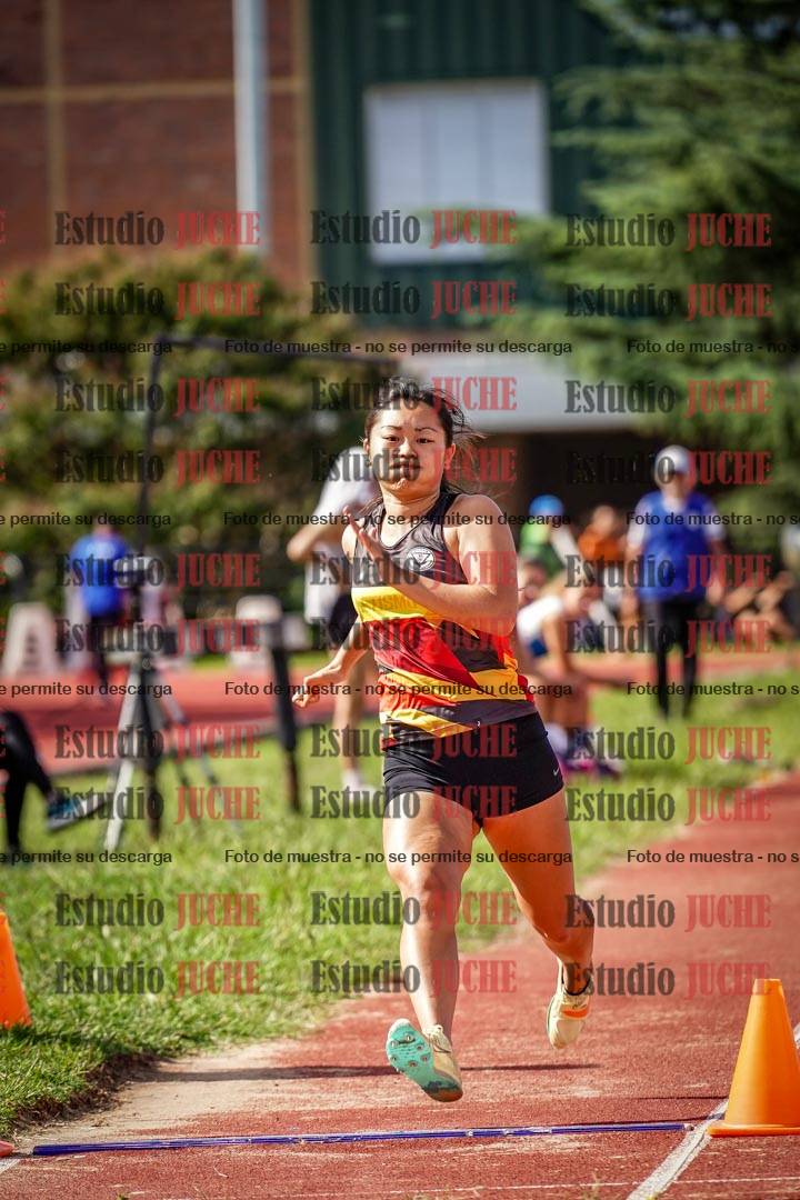 Fotos del salto en largo de mujeres